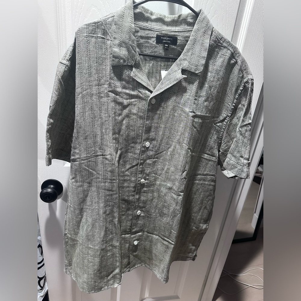 Banana Republic Men's linen blend Gray Shirt